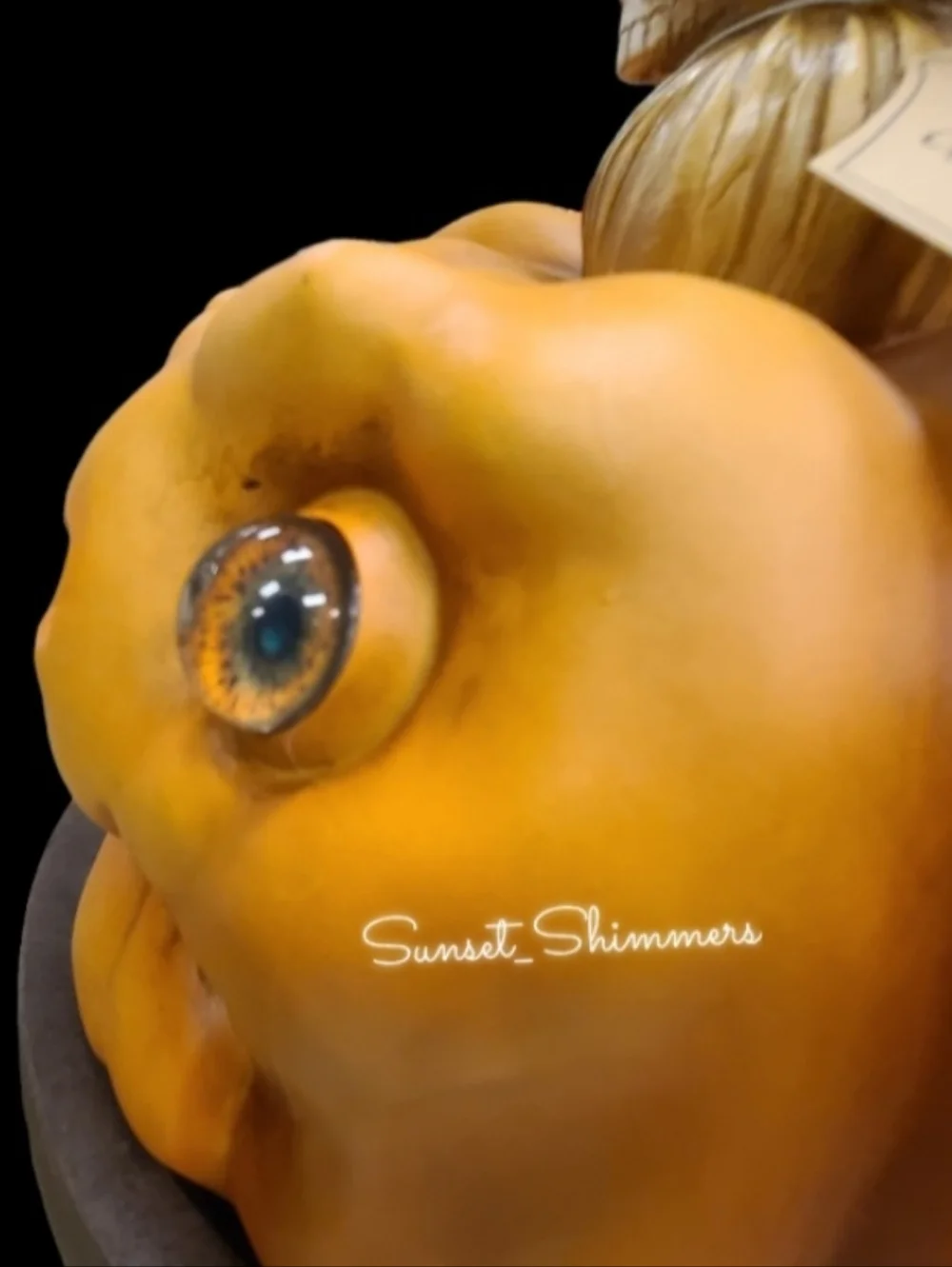 14" Primitive Skull Face Jack O Lantern Pumpkin Figure Realistic 3D Eyes New - Picture 4 of 8